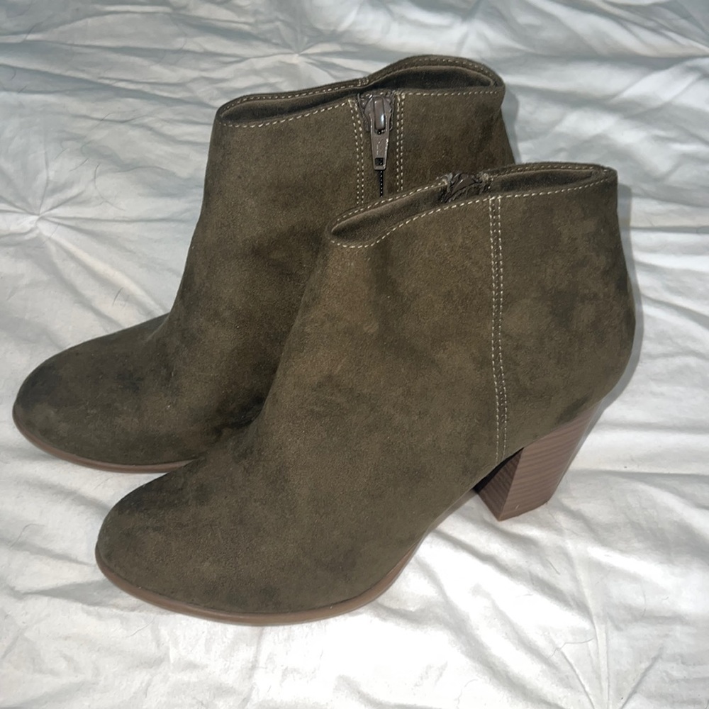 Old Navy Army Green Booties